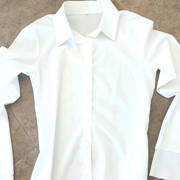 White Bell sleeve blouse - Picture 3 of 8